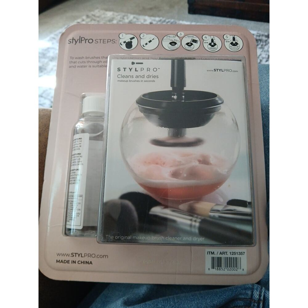 StylPro Makeup Brush Cleaner and Drier With Cleanser Liquid 5 fl oz. NEW!